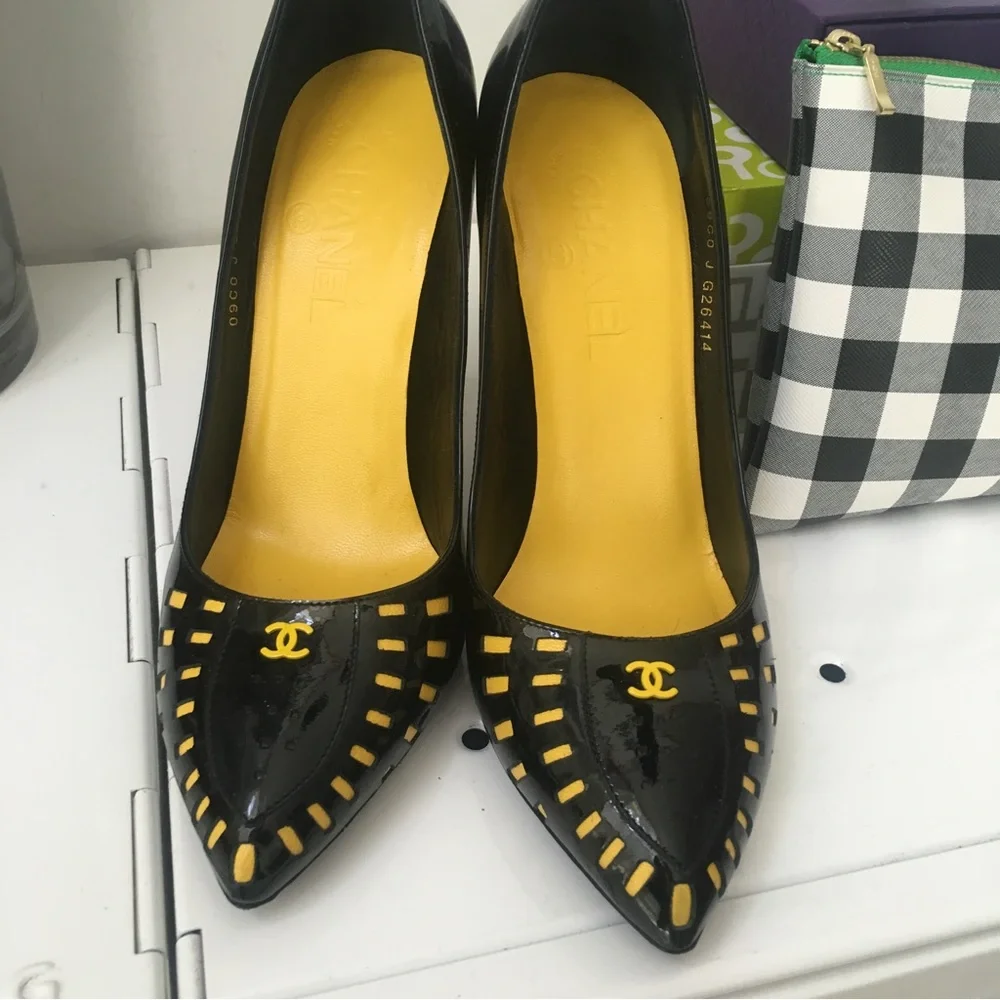 Chanel pumps - made famous by Lady Gaga - Picture 4 of 9